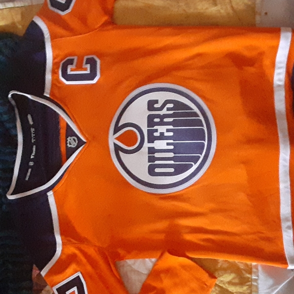 Women's Edmonton Oilers - Connor McDavid Jersey - Picture 2 of 2